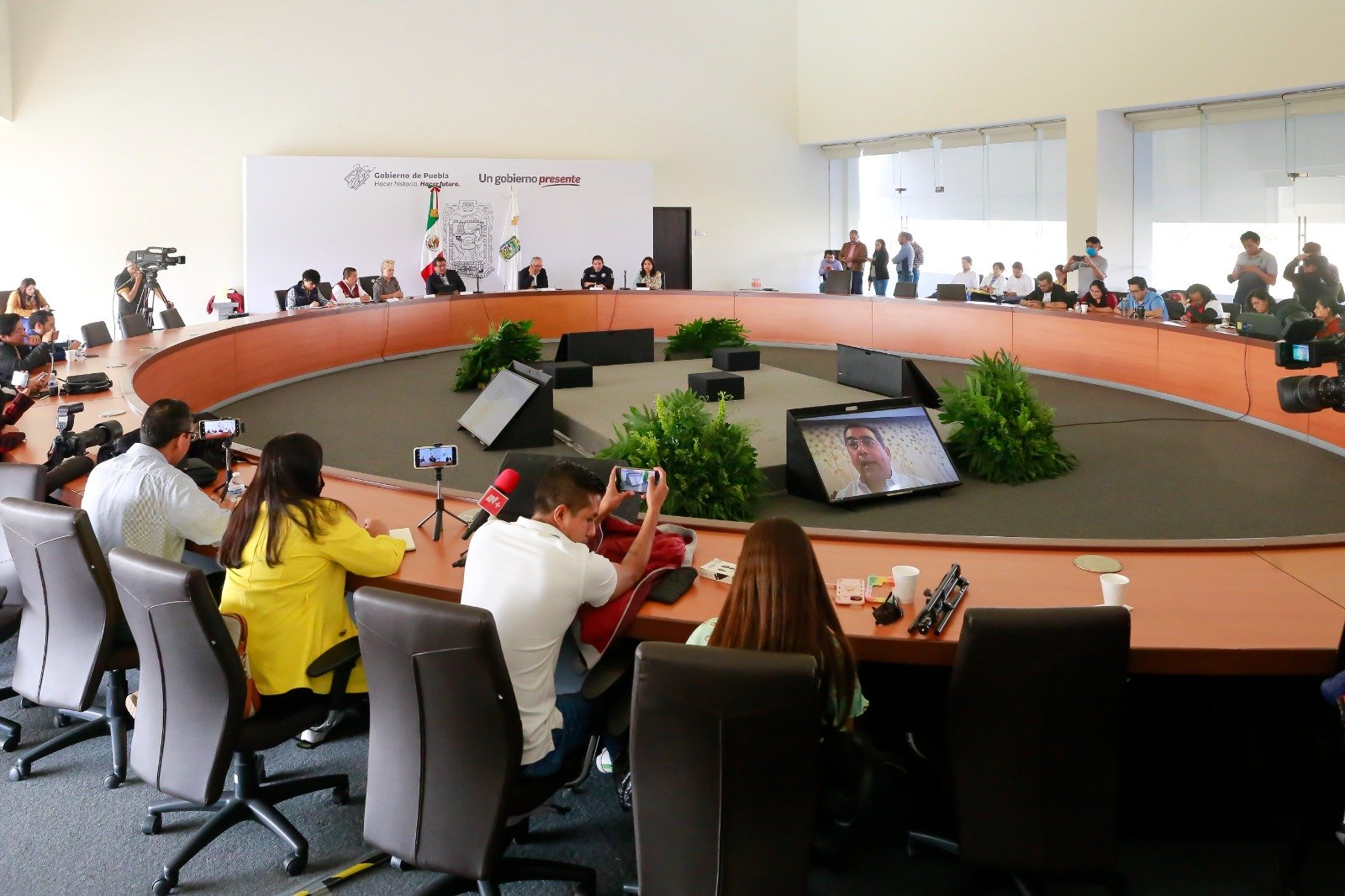 Anuncia Sergio Salomón reactivación de clases presenciales en 40 municipios