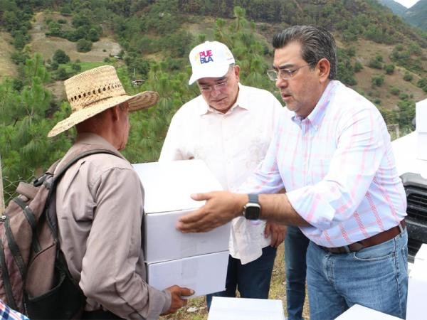 Con federación y municipio, gobierno estatal garantiza integridad de habitantes de Zacatlán por incendio