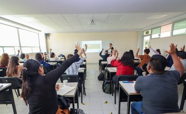 De enero a la fecha, SEP fortalece conocimientos y habilidades de más de 17 mil docentes