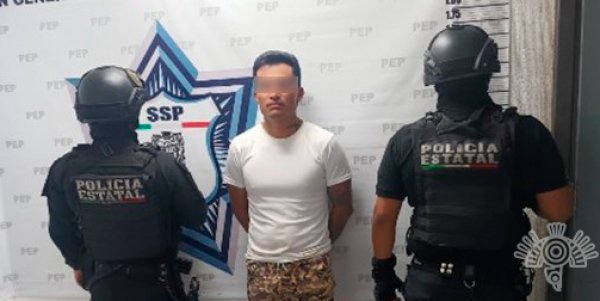 En Coronango, Policía Estatal detiene a hombre en posesión de 21 envoltorios con droga
