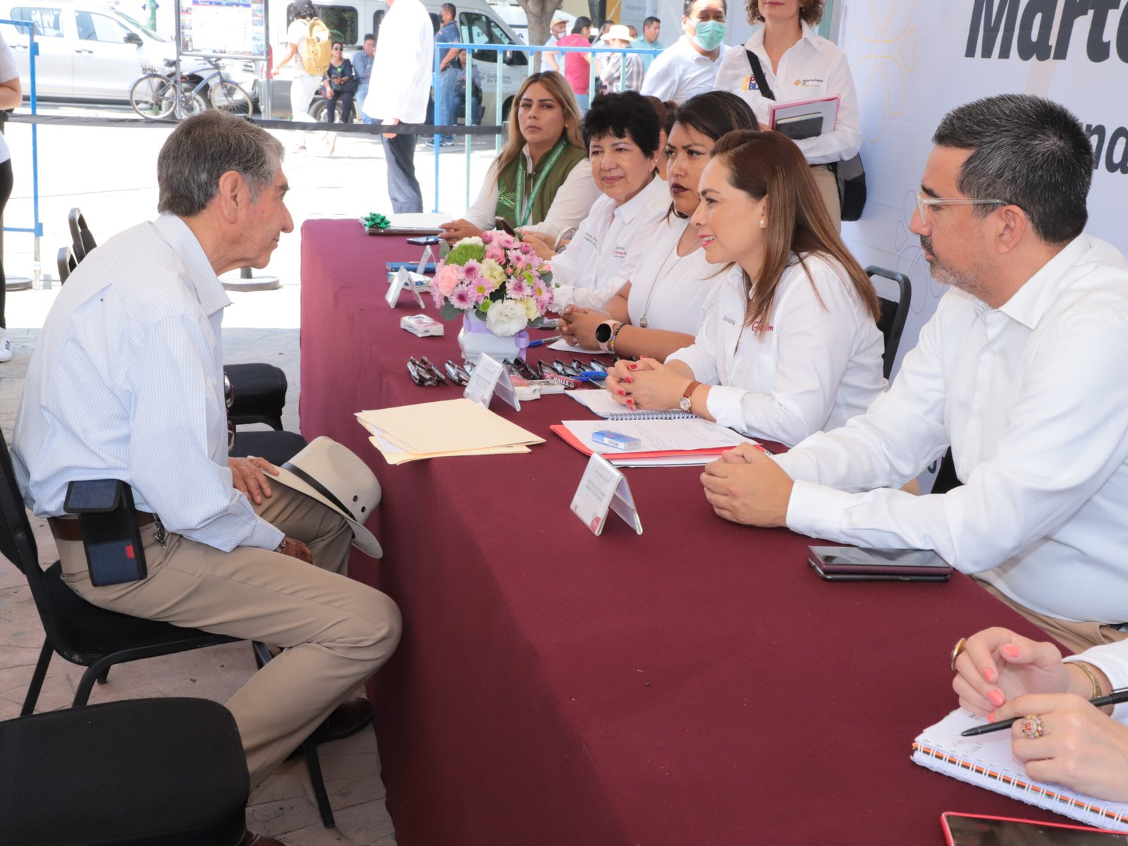Acerca SEDIF programas y servicios a Tehuacán
