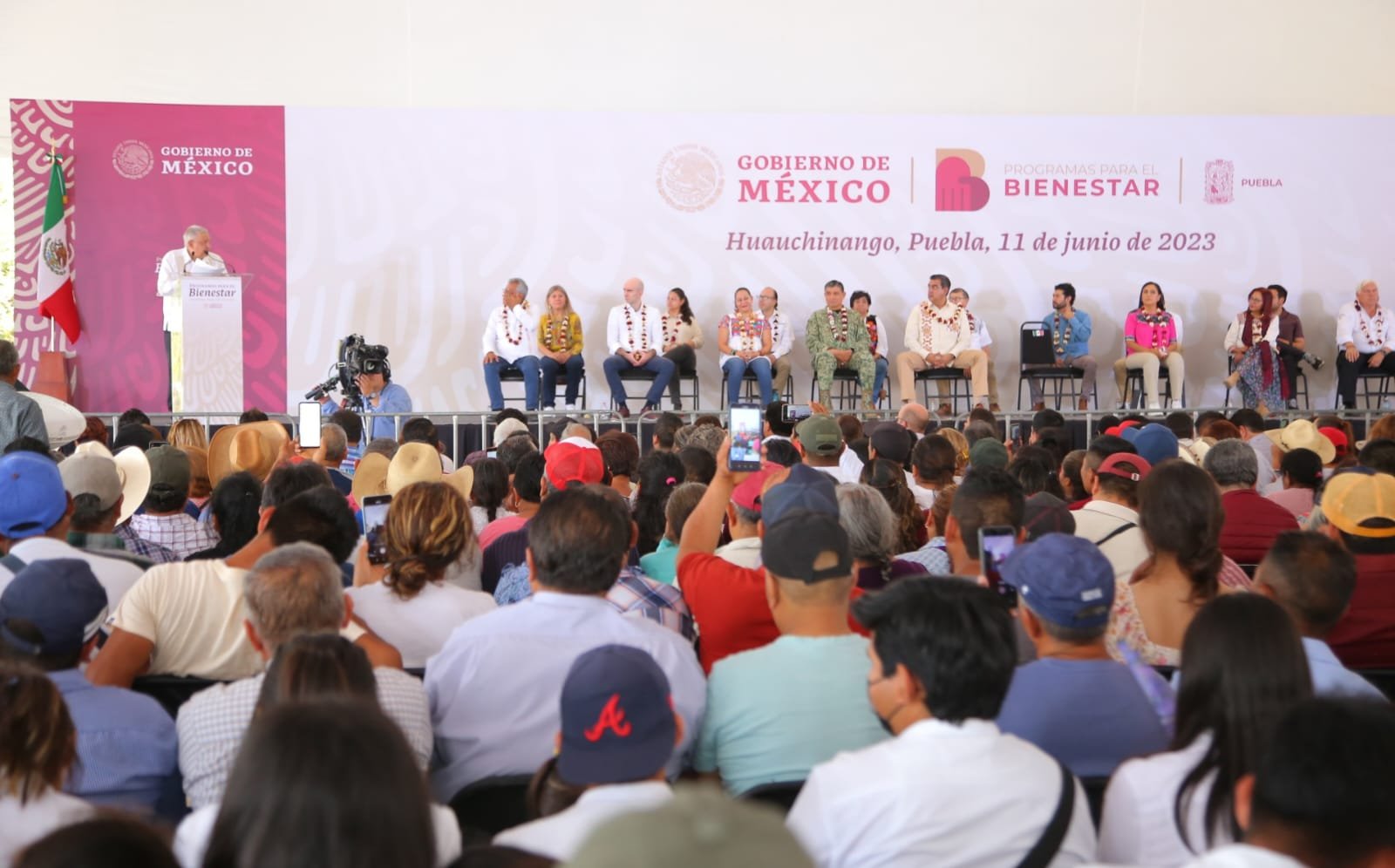 “Vamos a seguir apoyando a Puebla y al gobernador Sergio Salomón”: AMLO