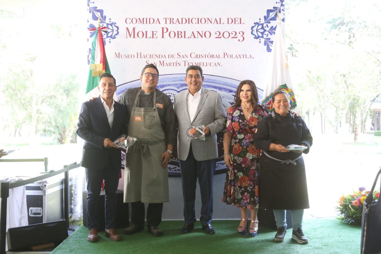 Cuenta sector restaurantero en Puebla con apoyo total del gobierno estatal: Sergio Salomón