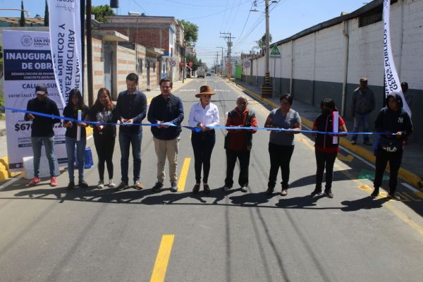 PAOLA ANGON ENTREGA REHABILITACIÓN DE LA CALLE 3 SUR A FAMILIAS DE XIXITLA