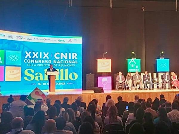 Promueve gobierno estatal a Puebla en Congreso de Industria de Reuniones en Saltillo