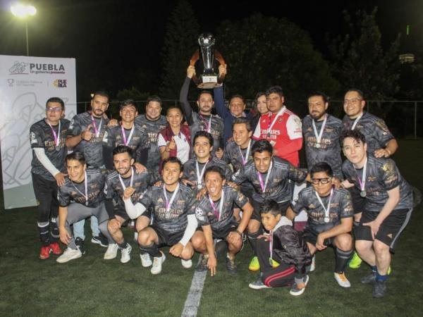 Con torneo de futbol, gobierno estatal fomenta deporte entre colaboradores