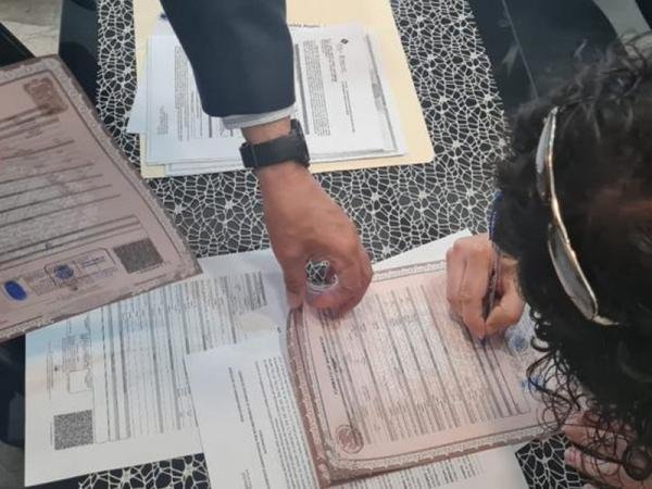 Expide gobierno de Puebla primera acta de nacimiento con género no binario