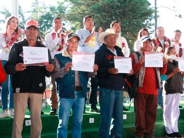 Mediante una política social, gobierno de Puebla fortalece a productores de la región Esperanza