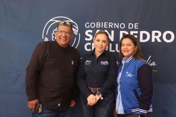 PAOLA ANGON ENCABEZA MARTES CIUDADANO, BRINDANDO ACOMPAÑAMIENTO EN SUS TRÁMITES A LAS FAMILIAS