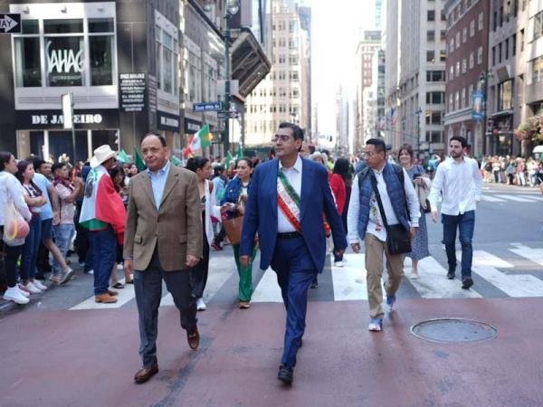 Fortalece Gobierno de Sergio Salomón lazos con poblanas y poblanos en EE.UU.