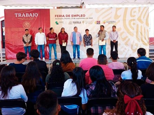 Lleva gobierno estatal más de 500 vacantes de trabajo a la región de Xicotepec