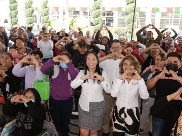 Entrega Bienestar apoyos alimentarios en San Baltazar Tetela 