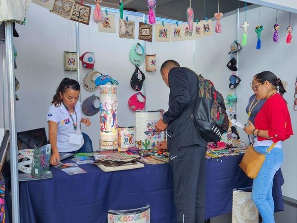 En congreso nacional educativo, gobierno estatal promueve Pueblos Mágicos de Puebla