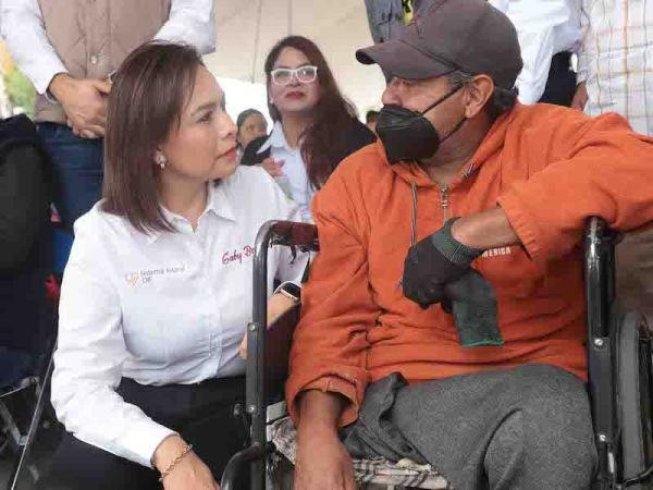 Con “Jornada Incluyente”, SEDIF atiende a personas con discapacidad en Lara Grajales
