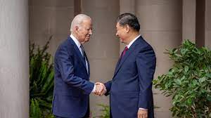 Pese a reunión “productiva” sobre fentanilo y otros temas, Biden llama “dictador” a Xi Jinping