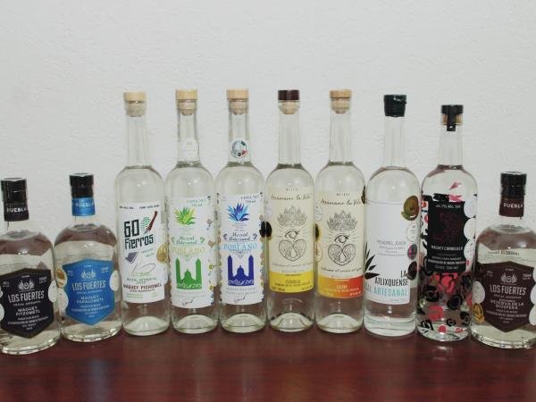 Promueve gobierno de Puebla a 40 marcas de mezcal poblano en concurso nacional