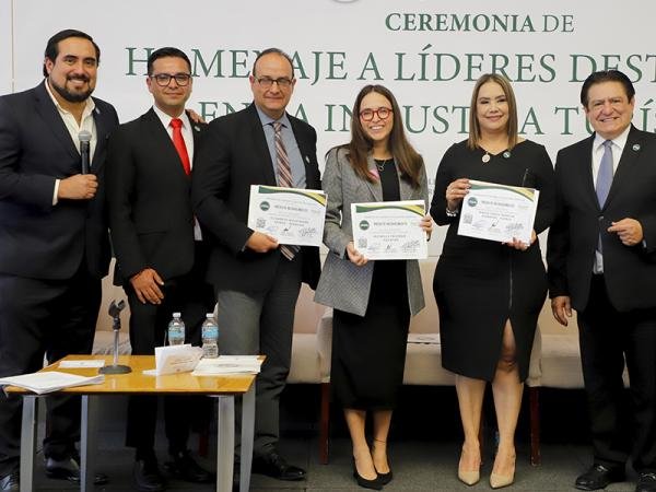 Nombran “Expertos en Turismo” a Marta Ornelas como mejor secretaria del ramo