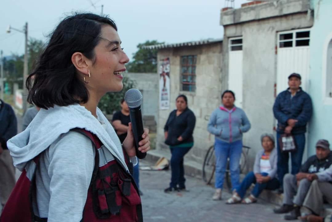 Vianey García se reunió con ciudadanos de Huejotzingo
