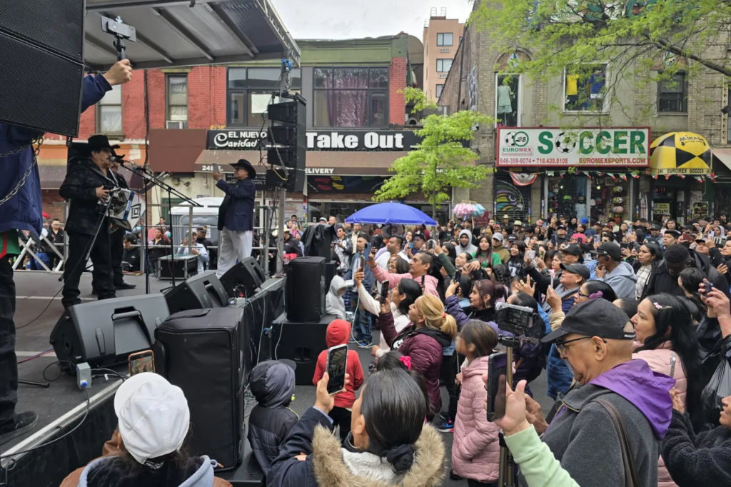 Comunidad migrante de Puebla en Nueva York expresa su apoyo a Armenta, en el marco del 5 de Mayo