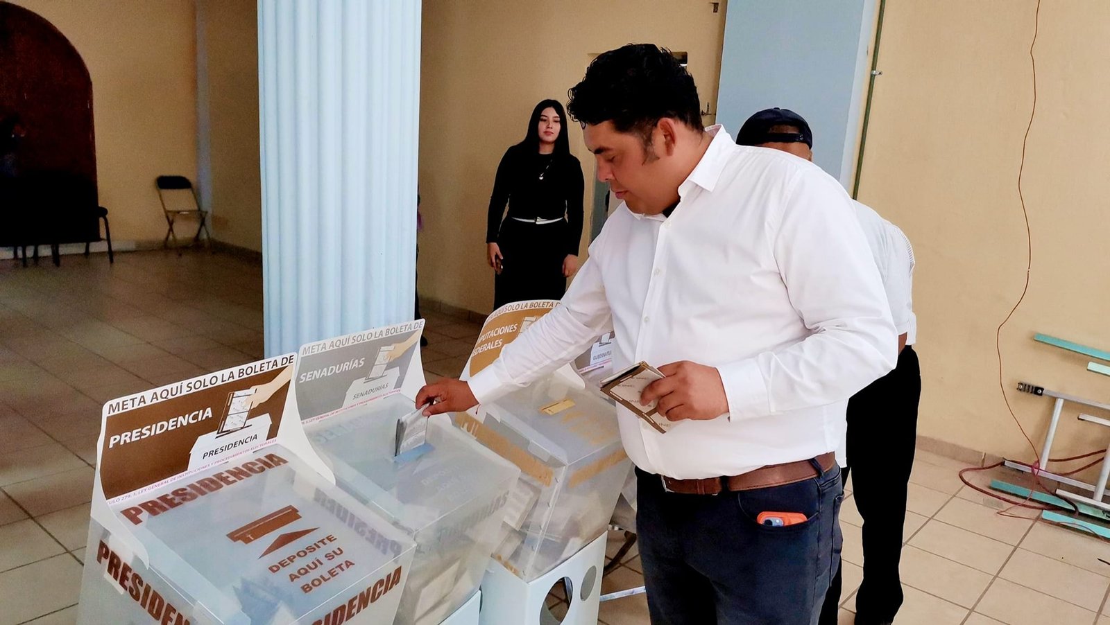 José Luis Torres Flores emitió su voto en Huejotzingo
