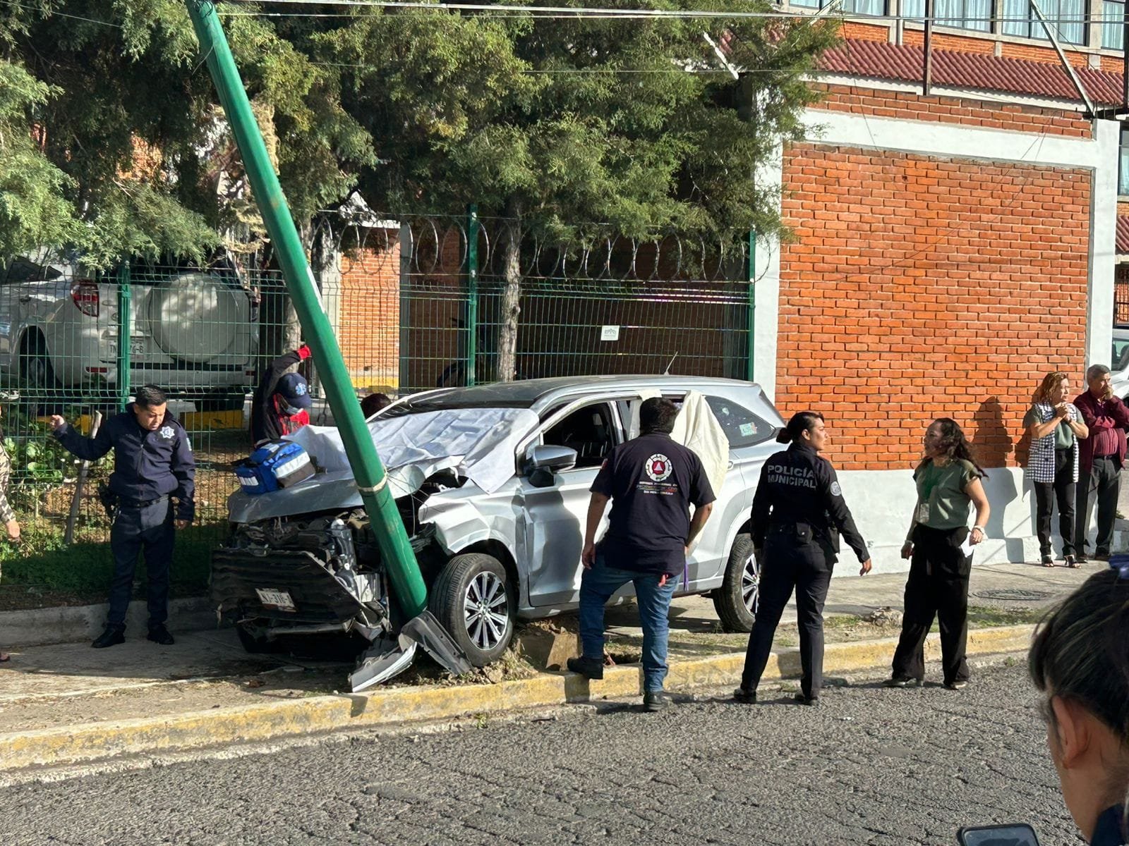 Balacera frente a un Colegio dejó un masculino herido y menor de 16 años sin vida, en San Pedro Cholula