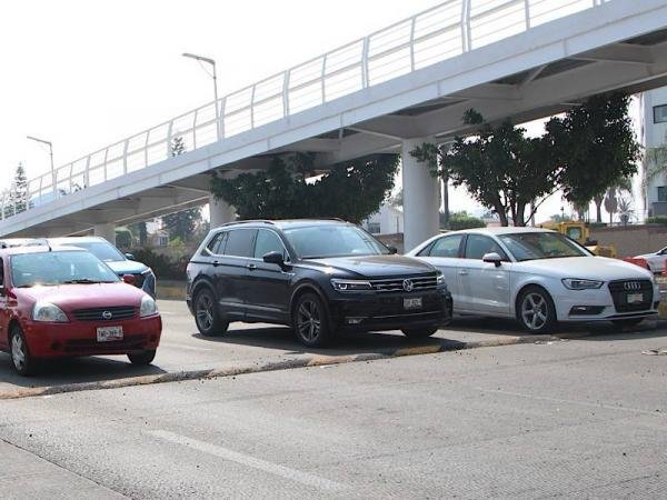 Por seguridad, Infraestructura instala reductores de velocidad en Vía Atlixcáyotl