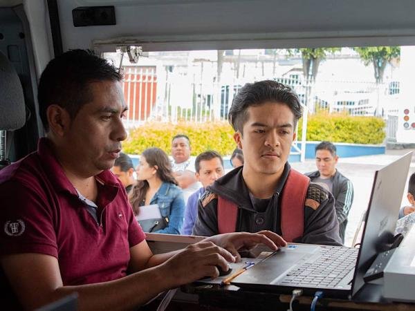 Mediante Unidades Móviles, gobierno estatal expide más de 3 mil licencias particulares