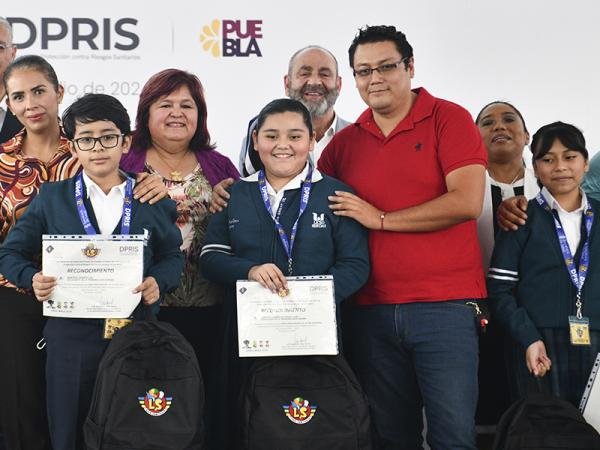 Gradúa Salud a primera generación de “mini-verificadores” sanitarios
