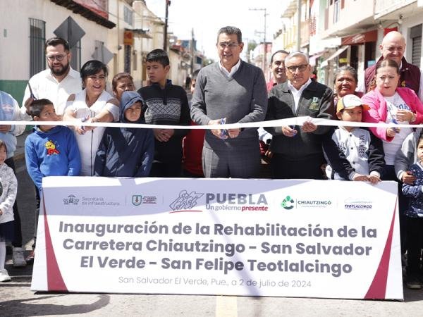 Con obras carreteras, gobierno estatal reactiva desarrollo económico de Puebla