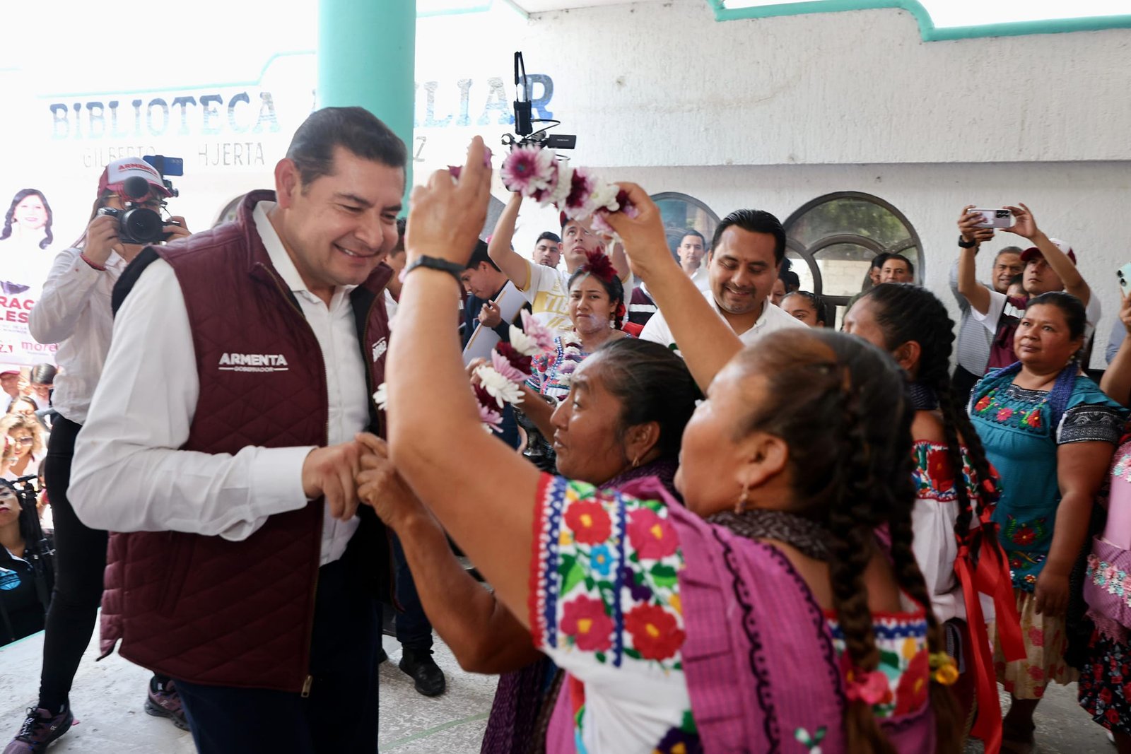 Alejandro Armenta trabaja a favor del respeto y fortalecimiento de las culturas indígenas