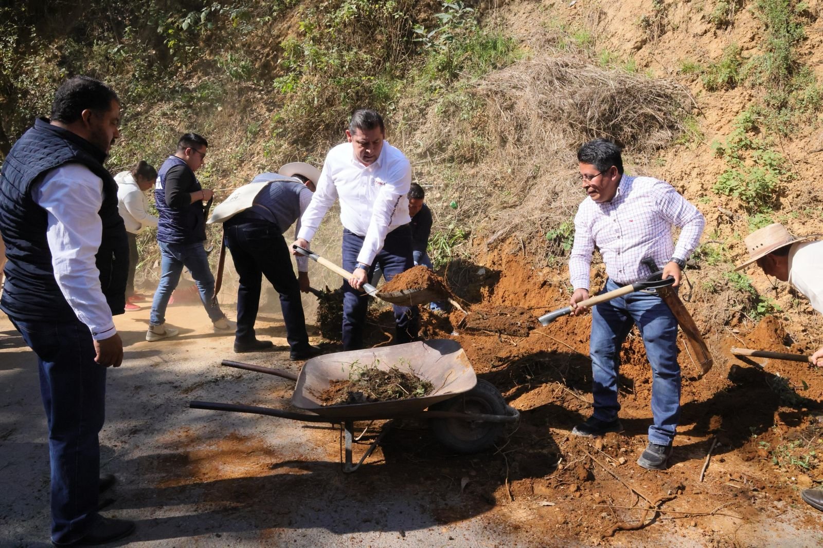 Faenas comunitarias, herramientas para la atención cercana en Tetela de Ocampo