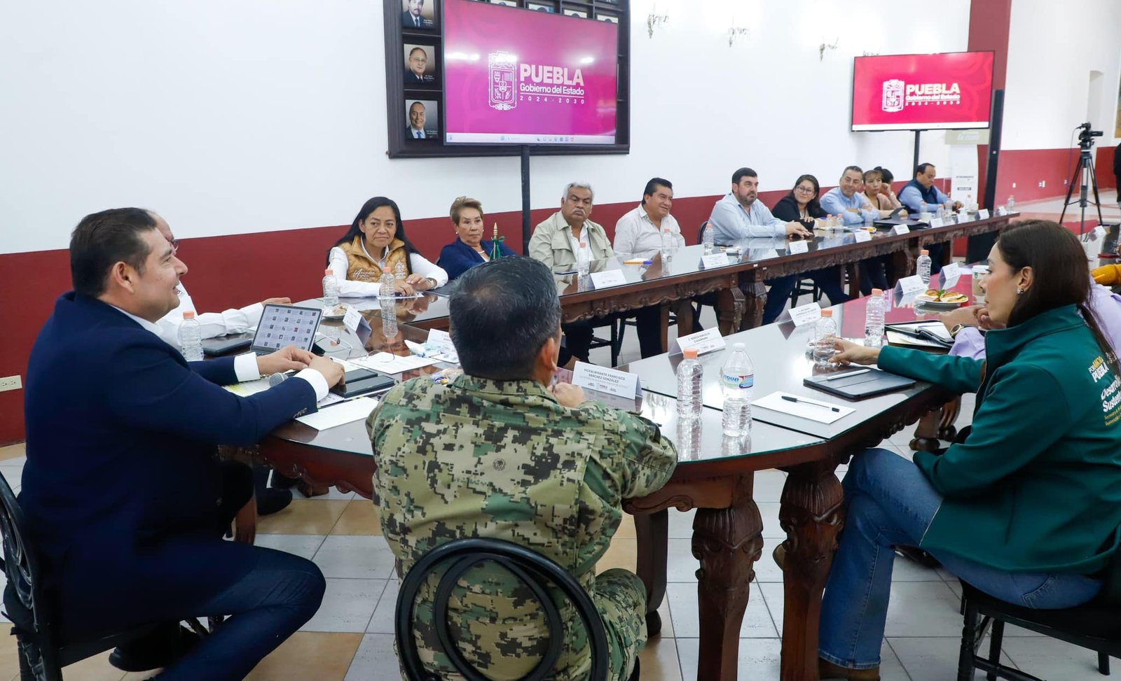 En Atlixco, sostuvimos una reunión con presidentas y presidentes municipales de la región
