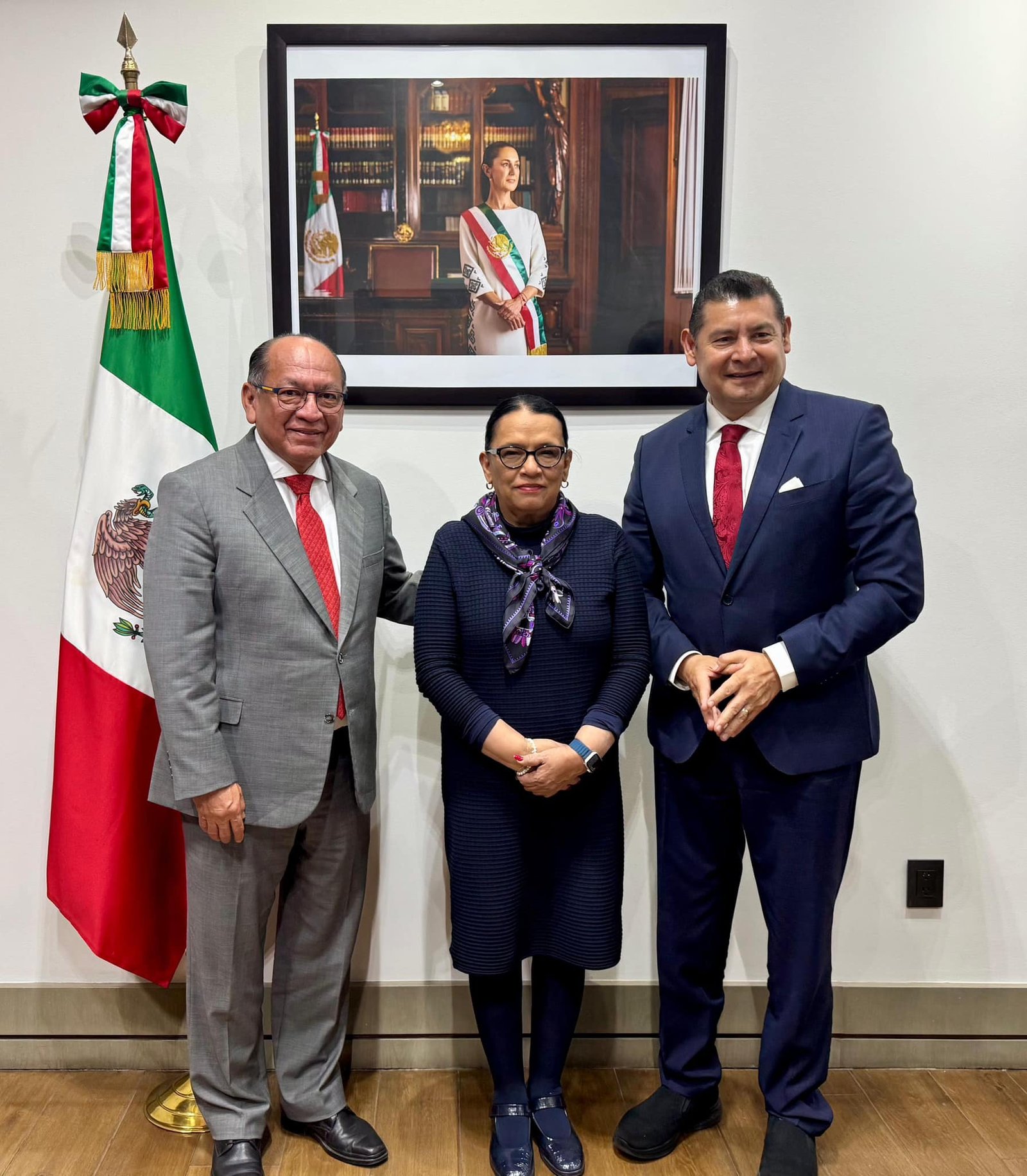 #PorAmorAPuebla Sostuvimos una reunión de trabajo con la titular de la Secretaría de Gobernación