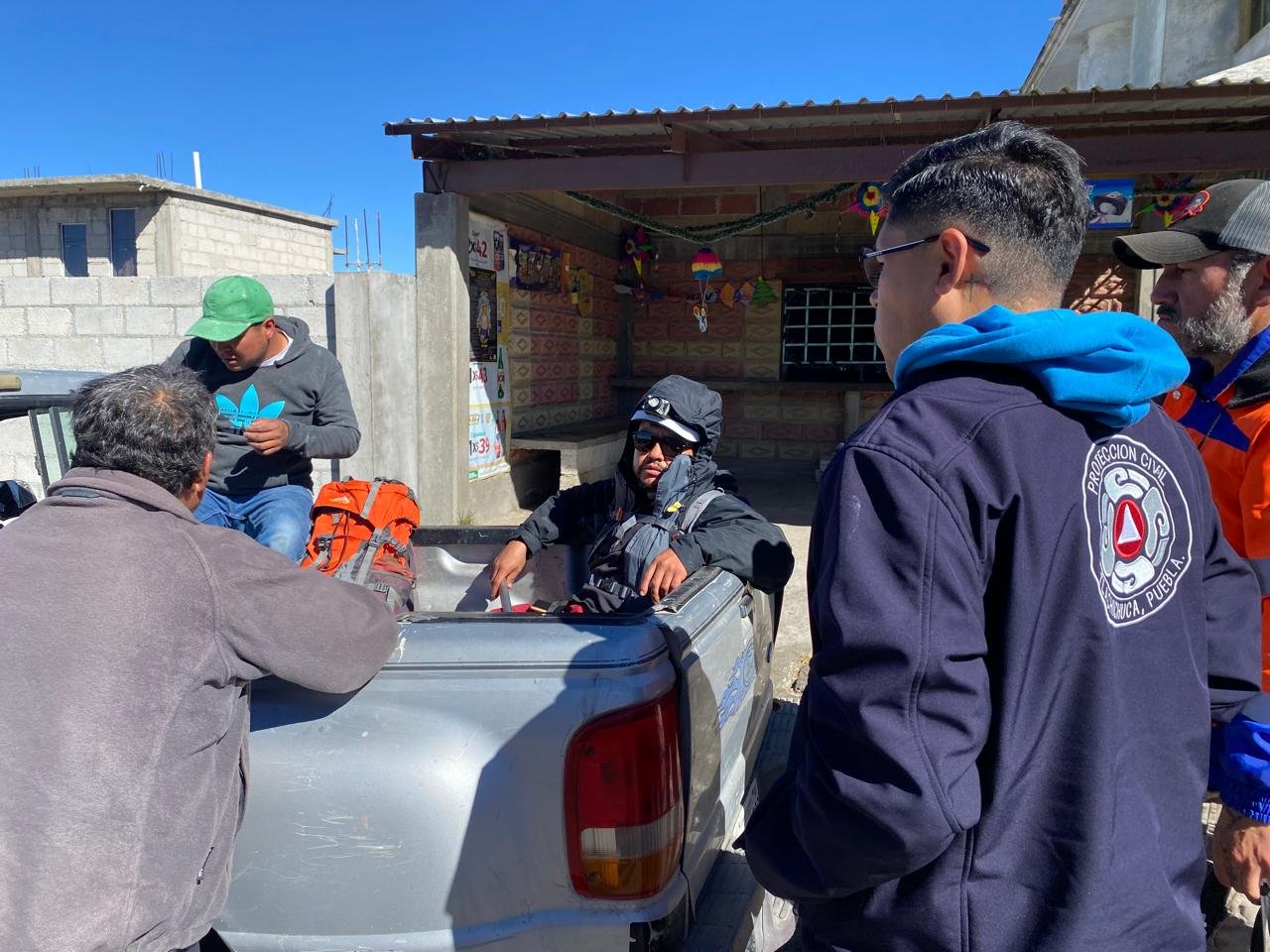 Derivado del trabajo interinstitucional, esta Coordinación informa que los dos alpinistas extraviados en el volcán Citlaltépetl.