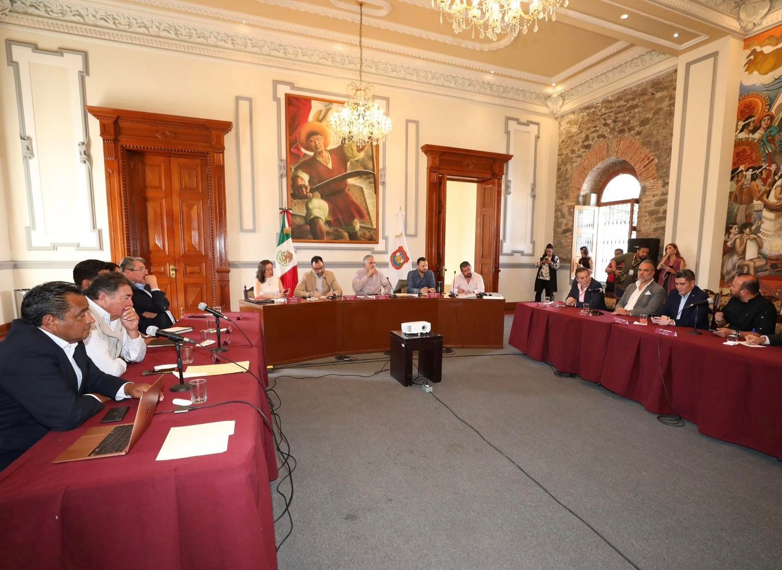 Sostuve una productiva reunión con representantes del sector comercial del Centro Histórico y colonias aledañas.