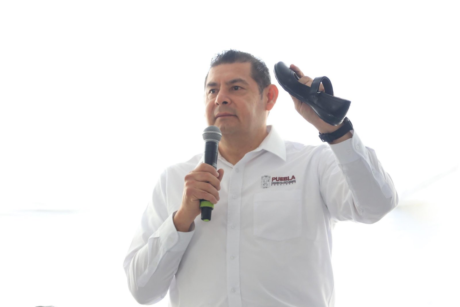 Impulsa Armenta 3 centros de distribución de calzado en apoyo a la economía familiar y regional
