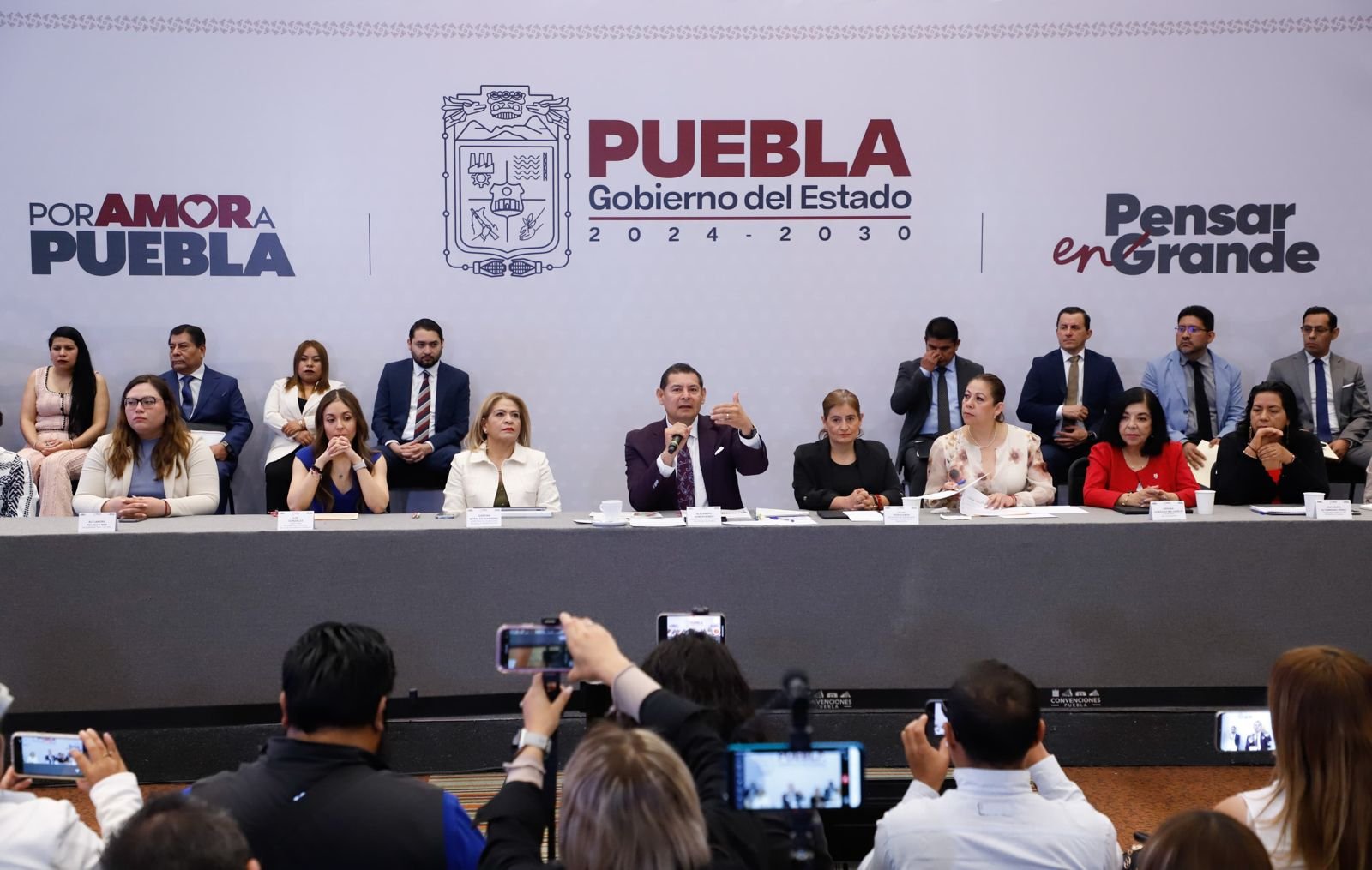 Gobierno de Puebla protege a empresas locales con combate al contrabando: Armenta