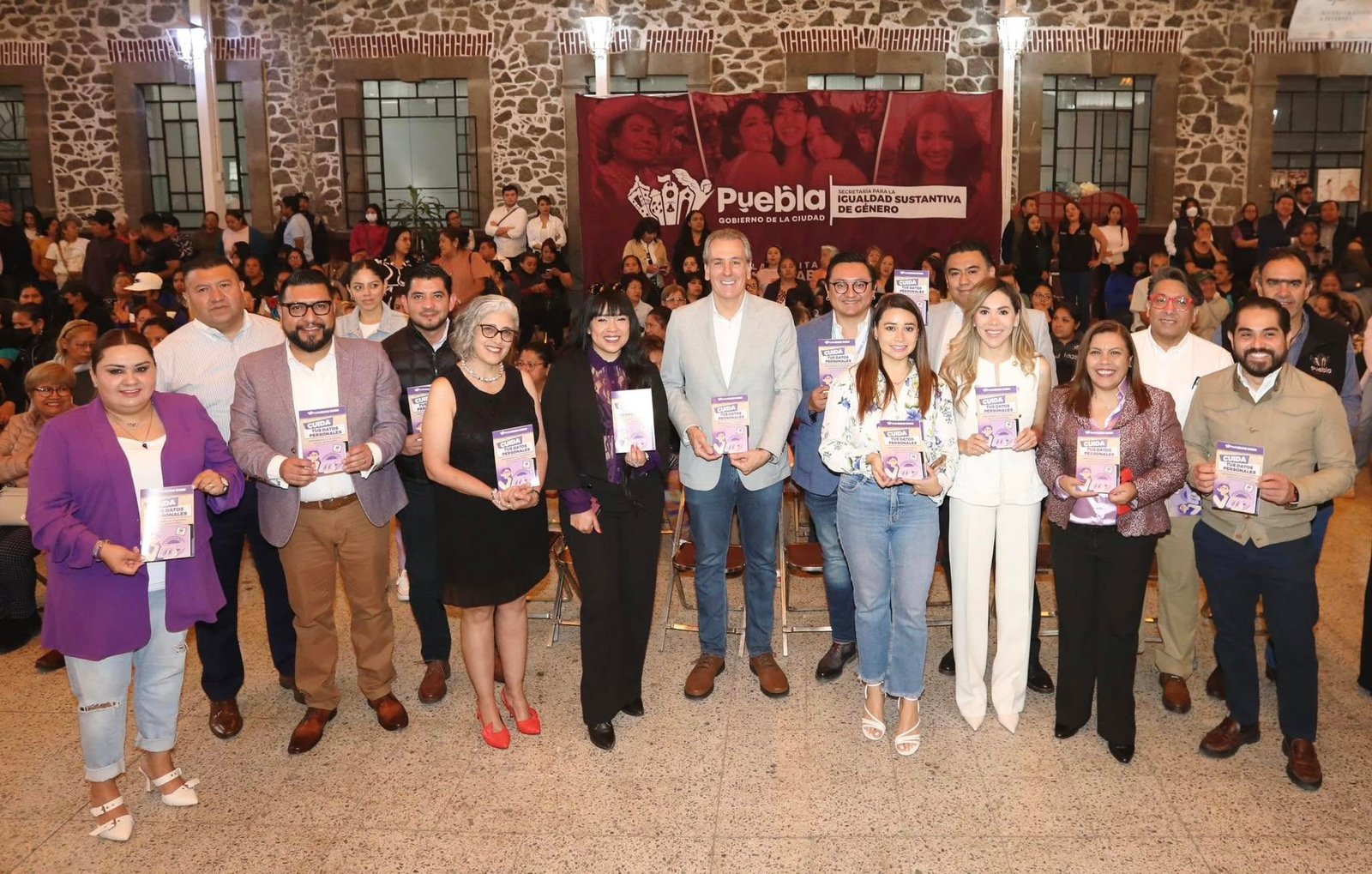Desde la Junta Auxiliar de San Jerónimo Caleras, llevamos a cabo la presentación de la Guía: “Cuida tus datos personales, previniendo la violencia hacia las mujeres”.