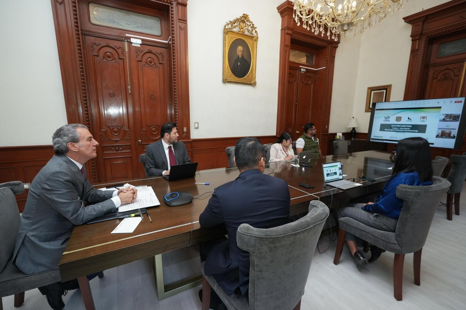 Sostuve una reunión virtual con Dennis Weilmann, Alcalde de Wolfsburg #Alemania.