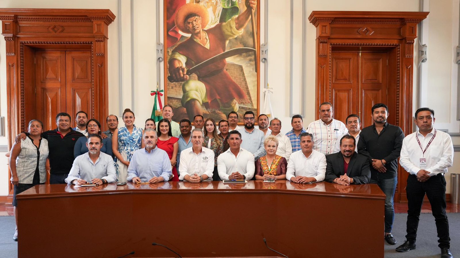 Junto con las Presidentas y Presidentes de las 17 #JuntasAuxiliares, sostuvimos una reunión de trabajo con Edgar Chumacero