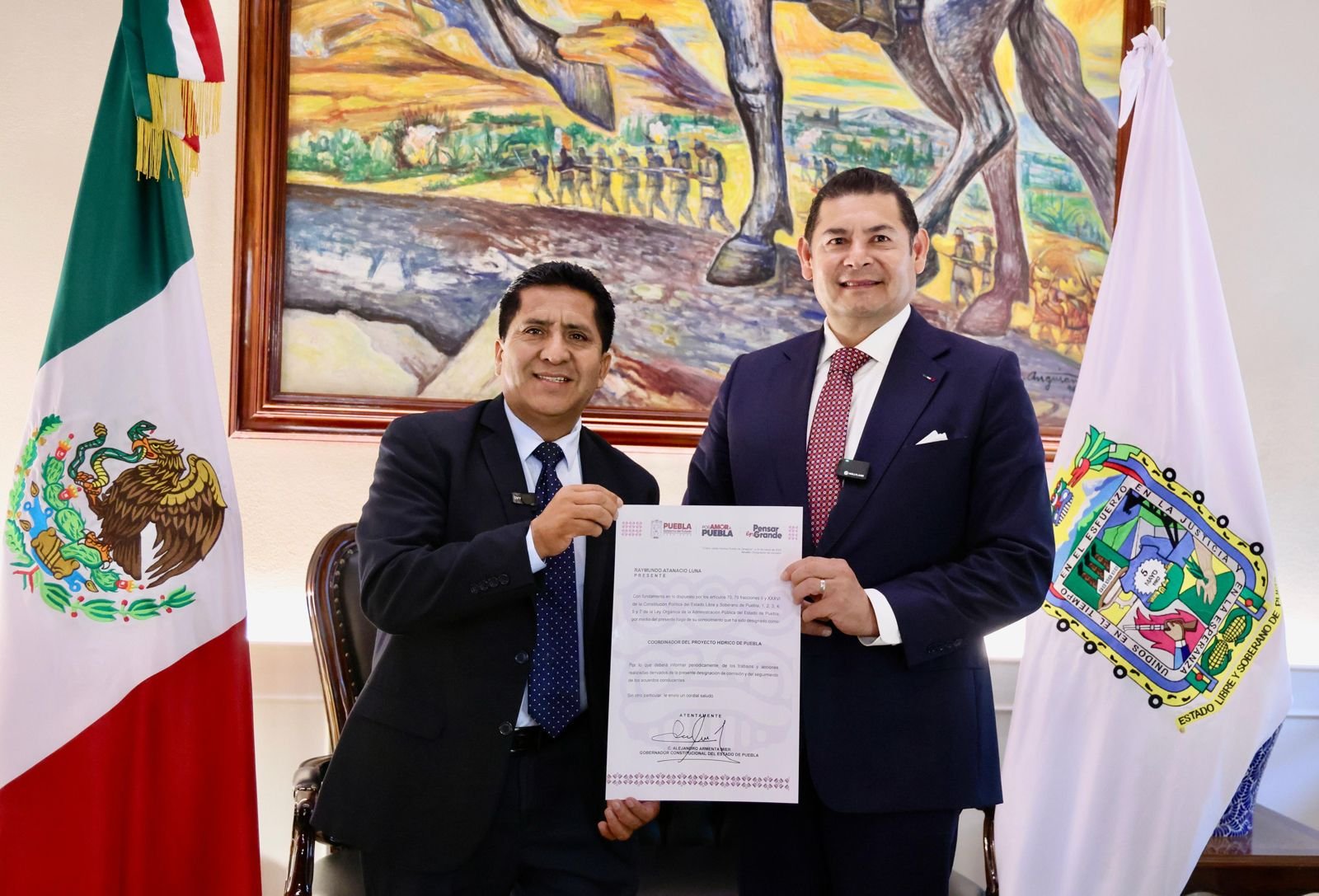 El Gobernador del Estado, Alejandro Armenta tomó protesta a Raymundo Atanacio Luna.
