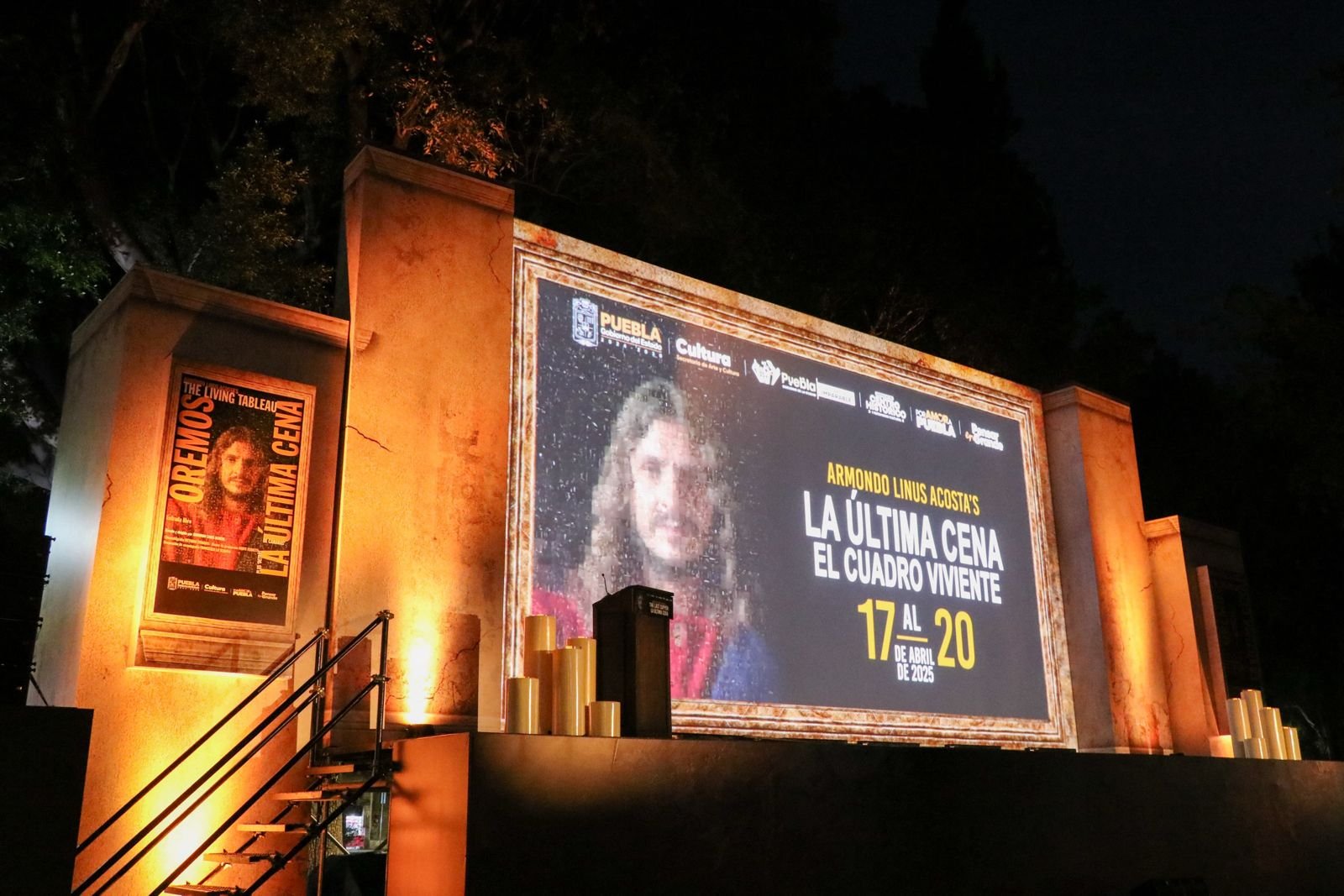 Poblanos y turistas disfrutan proyección “La Última Cena: El Cuadro Viviente”