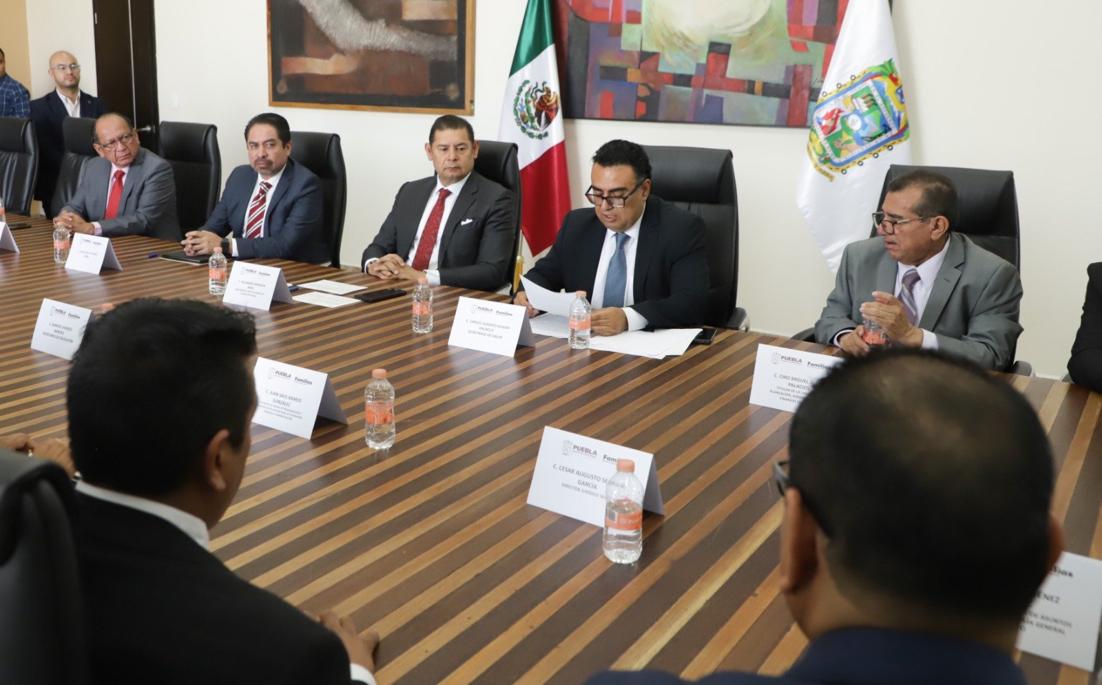 En sesión extraordinaria de la Junta Directiva del Sistema Estatal DIF, con la presencia del gobernador de Puebla Alejandro Armenta