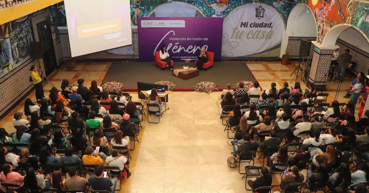 En el marco del #MesDeLaMujer la presidenta #AriadnaAyala recibió a la Dra. Norma Angélica Sandoval