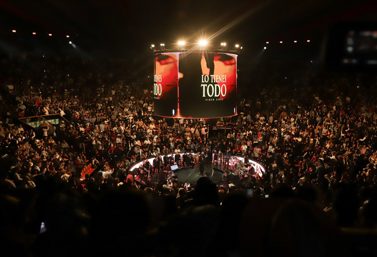 ¡Qué gran noche se vivió en el Palenque de #FeriaDePuebla2025 con Julión Álvarez (Los Pasos de Julion)!