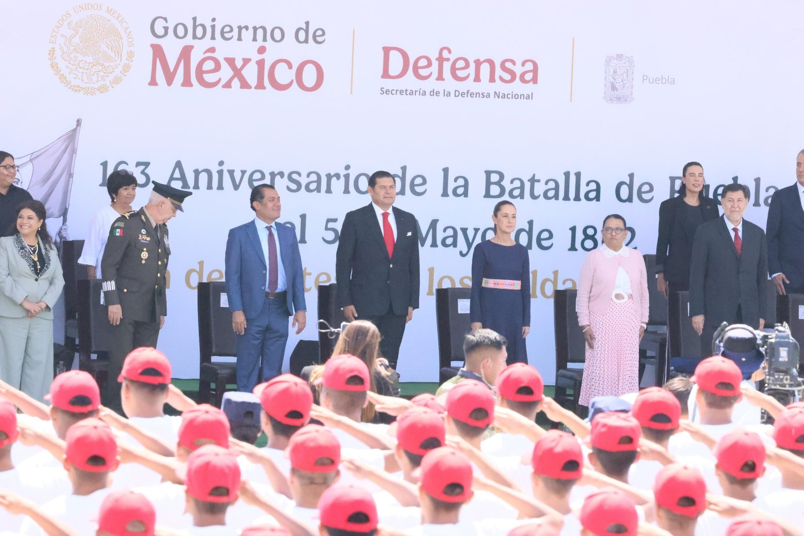 Estimada Presidenta de México, estimadas y estimados diputados, bienvenidos a Puebla. El 5 de mayo de 1862, las y los mexicanos patriotas demostraron el poder de la unidad nacional al derrotar al ejército francés.